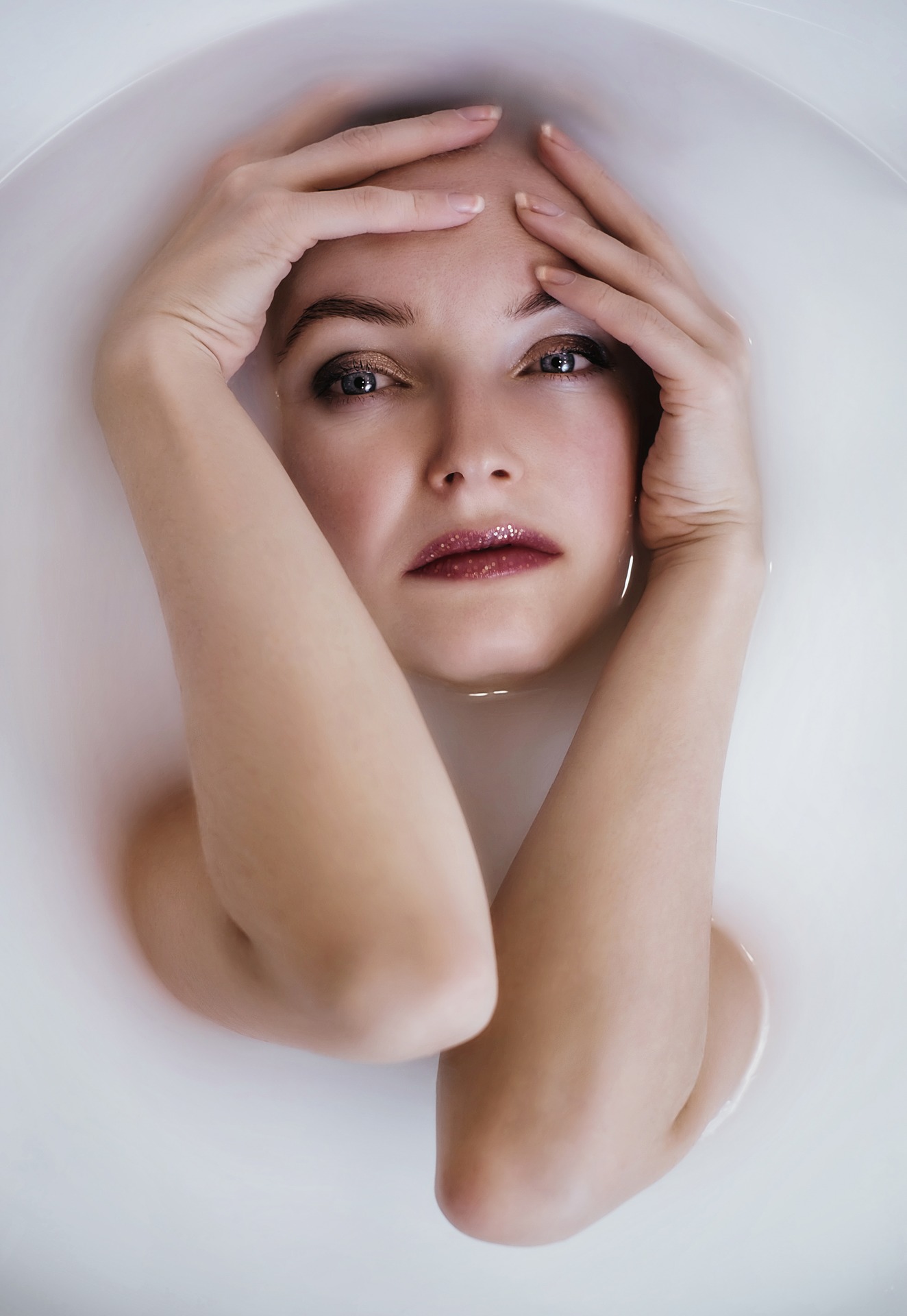 Photography in a milky bathtub